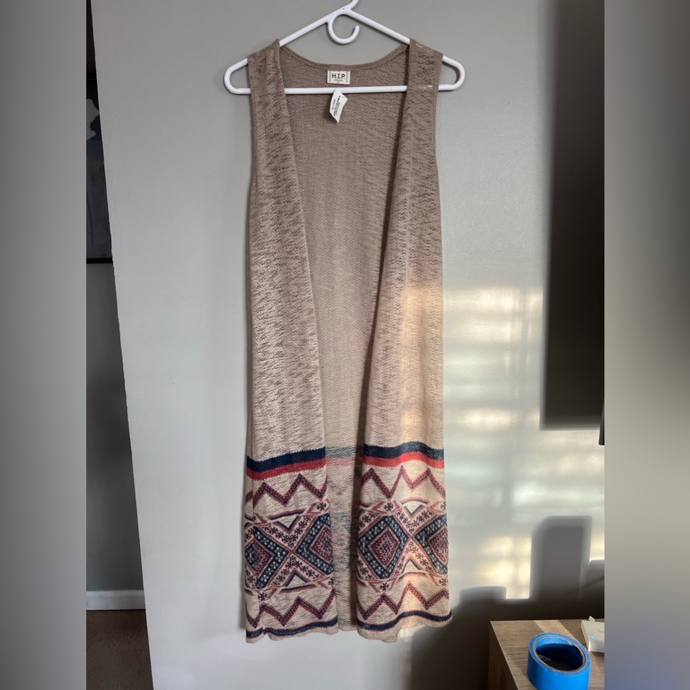 Tilly’s sweater vest‎
